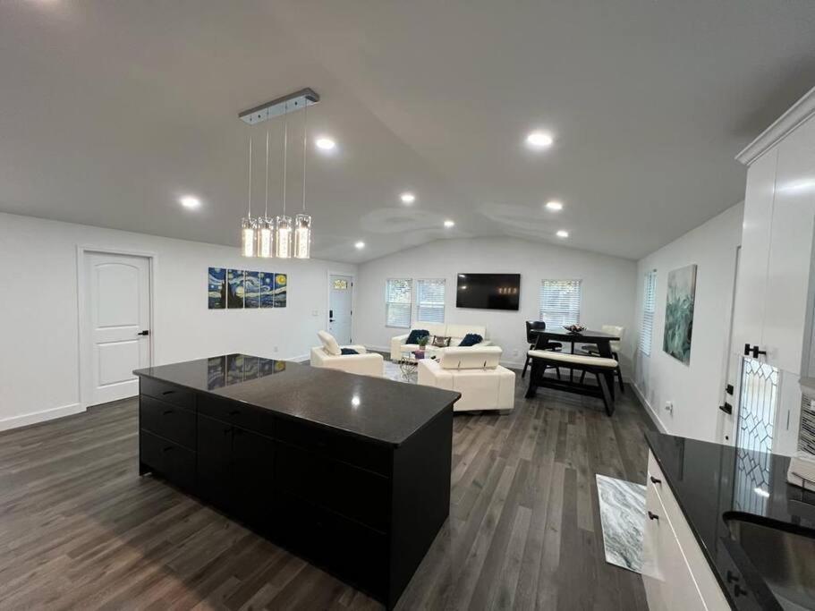 Modern Home At Colonial College Park Ατλάντα Εξωτερικό φωτογραφία